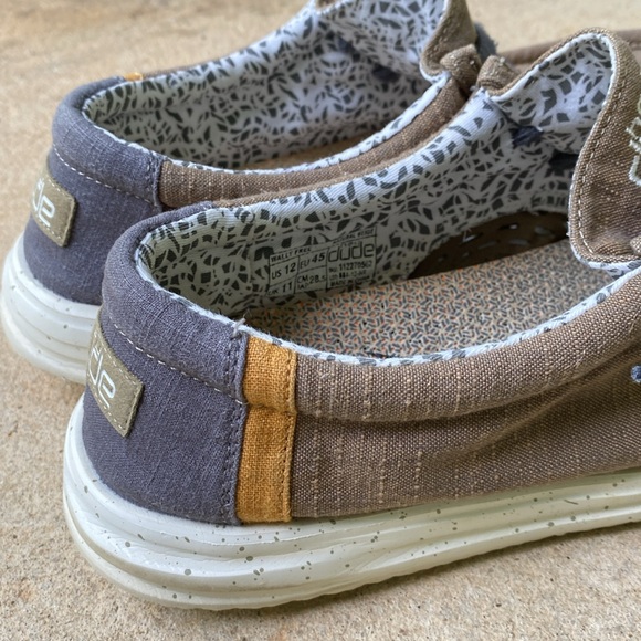 Men’s Hey Dude size 12 - Picture 2 of 6